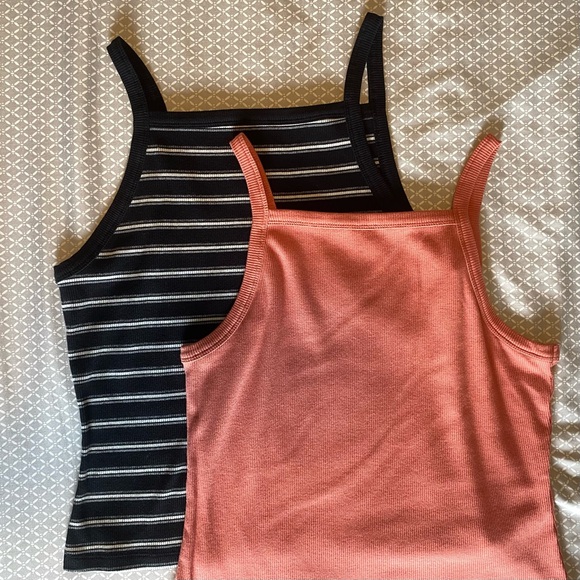 TWO SO juniors XL square neck cropped ribbed tank top - Picture 1 of 4